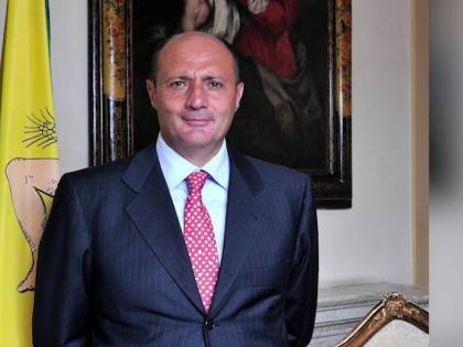 Il trucco dei posti letto per evitare la zona rossa. Scoppia il caso Sicilia