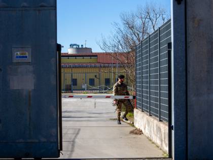 Via Corelli, la rabbia dei sindacati di polizia. "Male organizzato, difficile evitare rivolte"