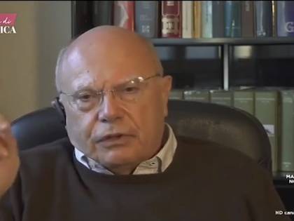 Massimo Galli contro i medici che non vogliono vaccinarsi: "Cambiate mestiere"