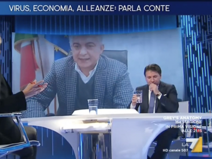 Conte in tv: tosse e raffreddore. Bufera social: 'E la mascherina?'
