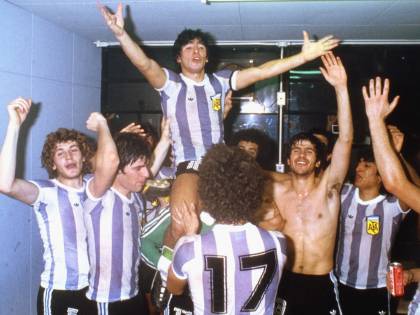 Il signore del pallone che regalava scudetti con un solo piede e Mondiali con la mano