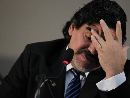 Il fervore rivoluzionario di Maradona foraggiato da bonifici e lingotti d'oro
