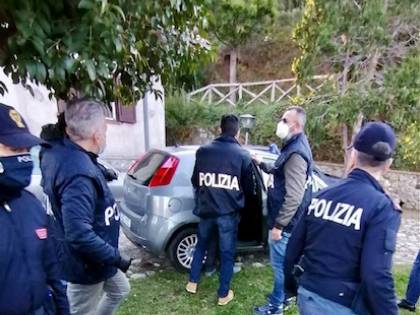 Si addestrava per diventare un terrorista: fermato cittadino italiano a Cosenza