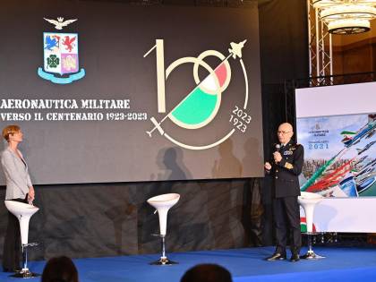 "In squadra per andare lontano", il messaggio dell'Aeronautica per il 2021
