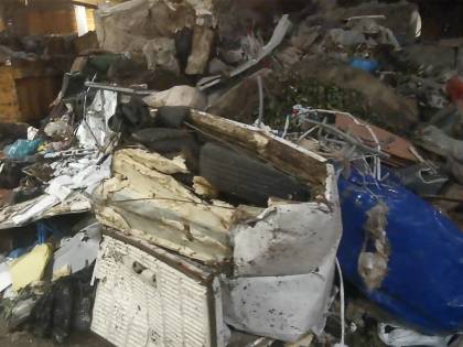 Palermo sommersa dai rifiuti in discarica persino un motorino