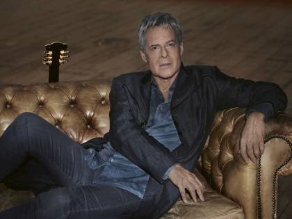 Baglioni in stile "vintage". "Ho riscoperto l'energia che avevo negli anni '70"