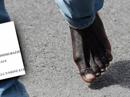 "Sono ladro, omicida e criminale". Ma i giudici danno asilo al migrante