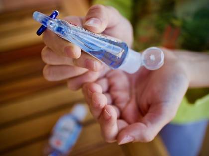 I disinfettanti mani alcol free contrastano il Covid, uno studio lo conferma