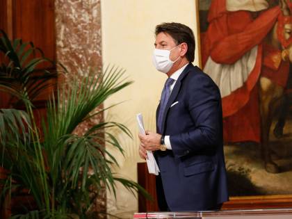 Lo schiaffo per il governo: solo tre italiani su dieci si fidano ancora di Conte