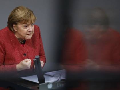 Merkel trova l'intesa con Polonia e Ungheria