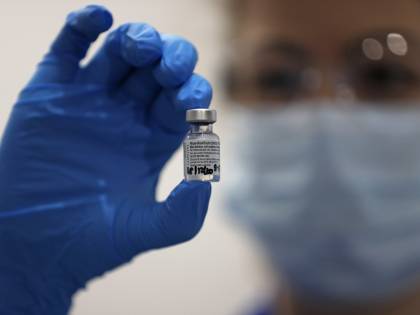 Ue, vaccini dopo Natale. Lombardia: 305mila dosi. La Campania protesta