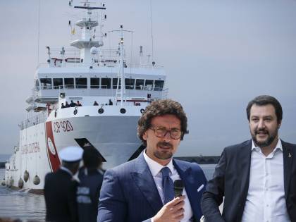 Gregoretti, scontro in tribunale Toninelli-Salvini: "Non ricordo", "Forse dormiva"