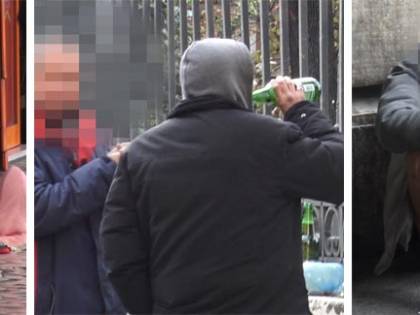 Paura e rischio contagio nella piazza in mano ai clochard: "Mascherine? Non le mettiamo"