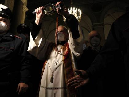 San Gennaro "gela" Napoli. Il sangue non si scioglie