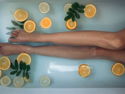 Gambe e massaggi fai da te: cure e rimedi naturali