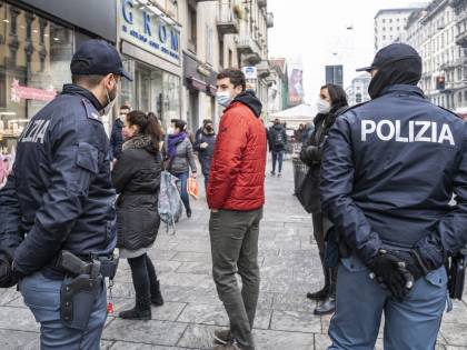 Divise e mezzi anti movida per un weekend a rischio