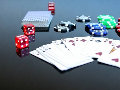 La fisica potrebbe truccare i dadi? L'entanglement applicato al Casinò