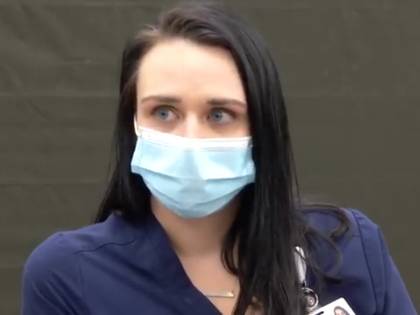 L'ultima follia dei no vax "L'infermiera è morta dopo aver fatto il vaccino"