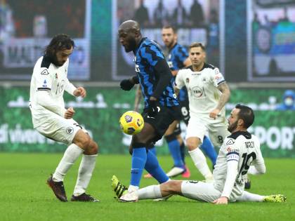 Un siluro sull'Inter: ora è bufera "È stata una partita oscena..."