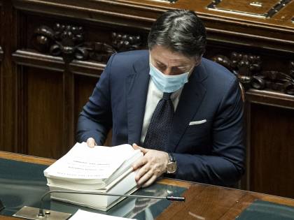 Conte respinge l'ultimatum renziano. "Venga in Parlamento se vuole sfiduciarmi"