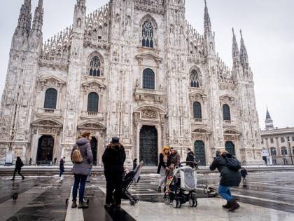 Abbiamo perso la scuola e guadagnano chat e monopattini
