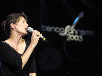 Tragicamente felice. La sensuale Jane Birkin si racconta in un disco