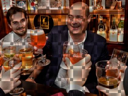 "Venni invitato all'aperitivo, ma...". La frase che imbarazza Zingaretti