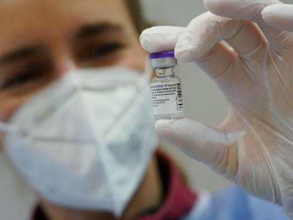 Pfizer, 100mila dosi in meno all'Italia: ecco cosa rischiamo adesso