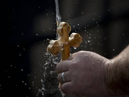 I cristiani celebrano la Messa dove fu battezzato Gesù Cristo