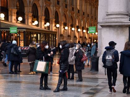 "L'Rt sale in sette regioni". E cambiano ancora i colori