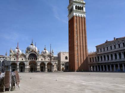Venezia (solo) ai veneziani. E i negozi storici muoiono