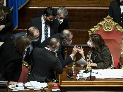 Al Senato invocano il Var o la Var?