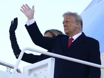 Quelle strane parole di Trump Cosa ha detto prima dell'addio