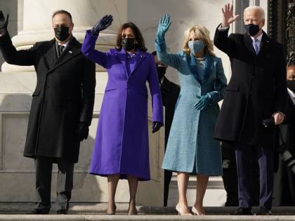 Biden giura come presidente: "Oggi è il giorno dell'America"