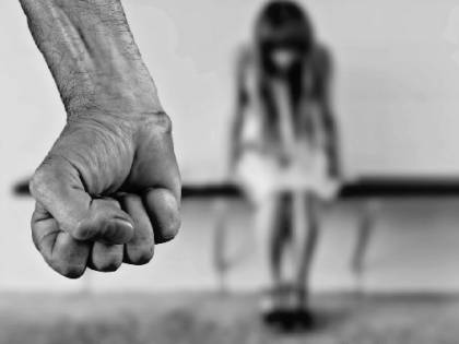 "Ho l'anticoncezionale Neutro". Poi le violenze sulle minorenni