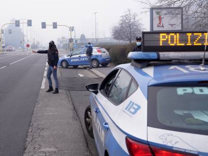 Auto, partner e seconde case: Conte cambia ancora le regole