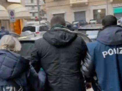 "Donne? Da sparare in testa" Fermato terrorista suprematista