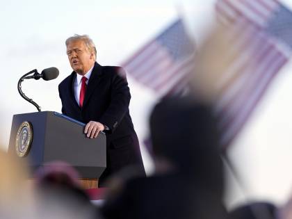 L'ex spia russa travolge Trump. "Per 40 anni risorsa del Kgb"