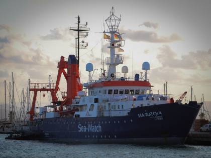 La Sea Watch non si ferma più e vuole mettere ancora in Italia