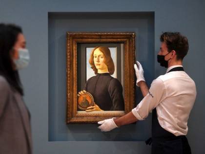 Botticelli superstar. Ritratto di giovane pagato 92,2 milioni