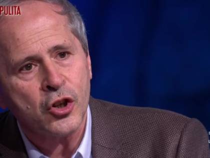 Mascherine, previsione choc di Crisanti: "Quando non le useremo più"