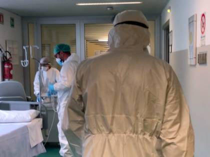 La lunga battaglia contro il Covid in reparto