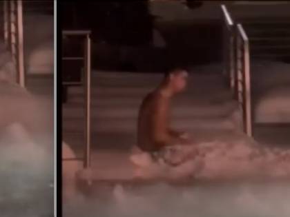 Il bagno di coppia di Ronaldo solleva un mare di polemiche