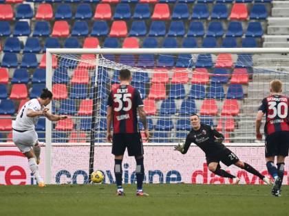 "Tanto non li sa calciare", "Il rigorista è lui": Ibrahimovic è l'uomo in meno