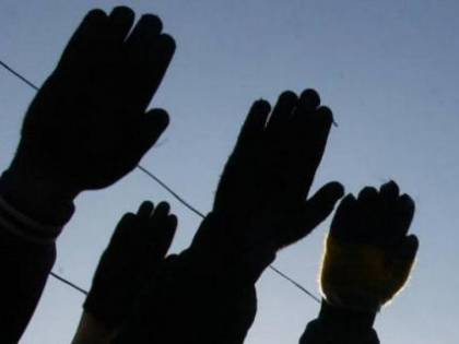 Saluti romani e "camerata presente" al funerale del padre del sindaco