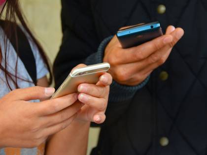 "Chi è la più stuprabile?": che cos'è il "ciukinismo" che dilaga tra i giovani