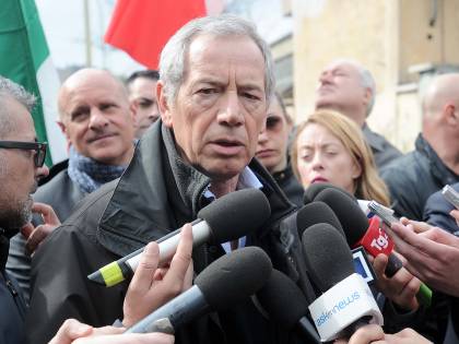 Il governo ostacola Bertolaso: "Da Roma negano un aiuto"