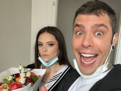 "Ultima foto, poi via il telefono": Fedez chiede scusa alla Michielin