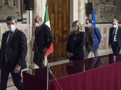 "Stiamo per passare all'incasso". Chi balla sulle macerie del Pd