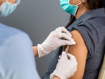 Cambia sistema per prenotare: sui vaccini è il caos. Cosa sta succedendo